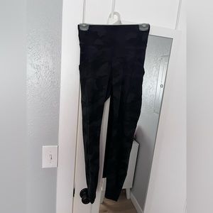 black camo Lululemon leggings